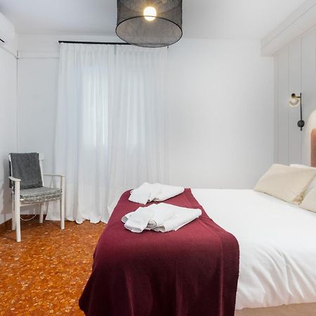 Mara Arenal Sevilla Luaran gambar