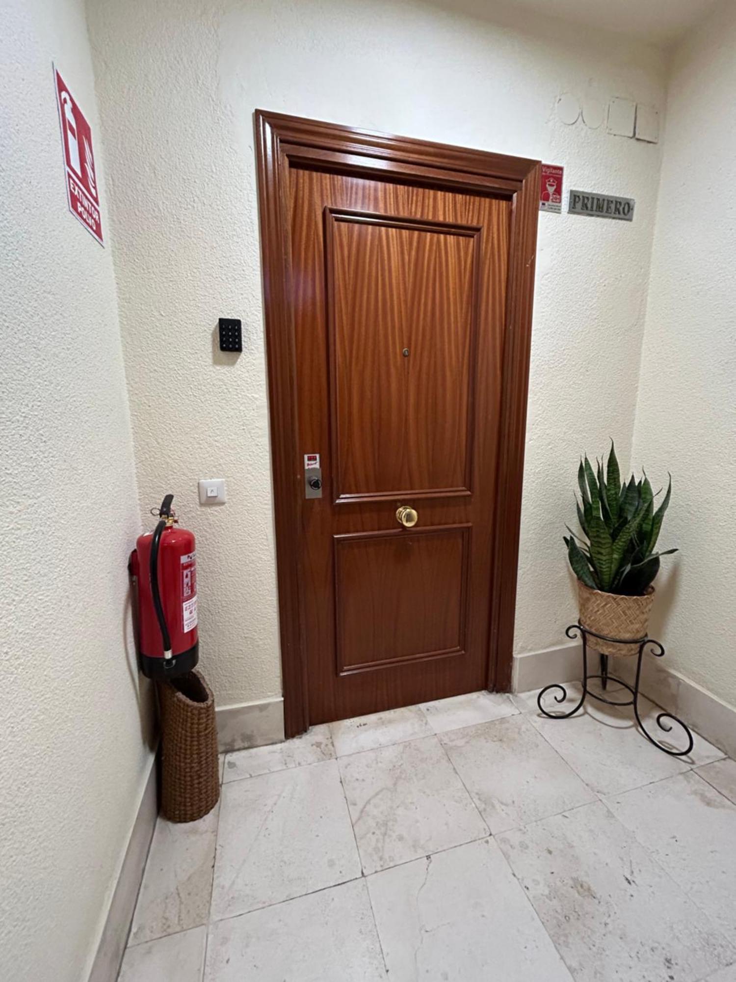 Mara Arenal Sevilla Luaran gambar